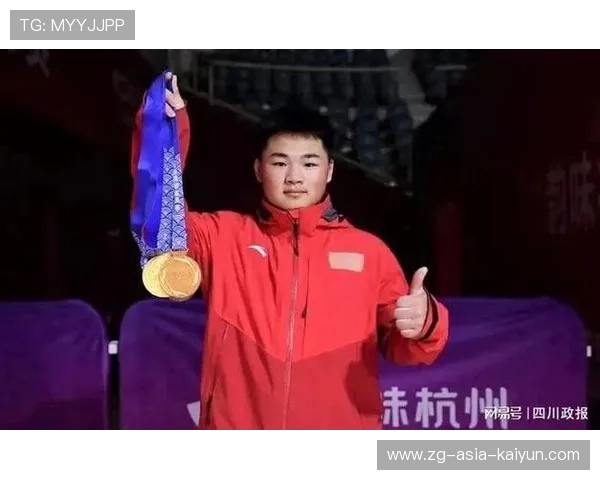 世界举重青年赛中国新秀在轻量组中表现亮眼
